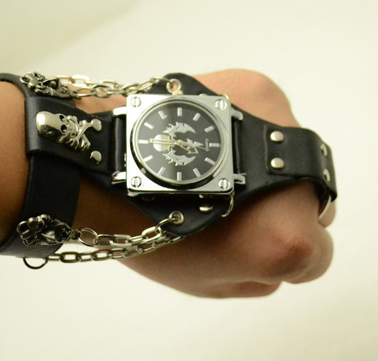 Skull rivet belt watch