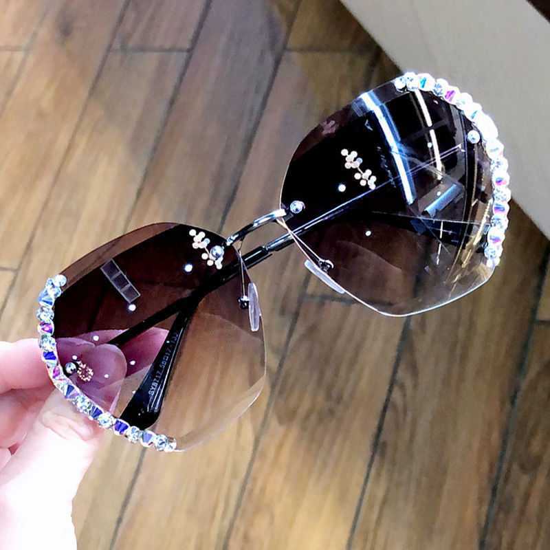 Gafas de sol con tachuelas de diamantes para mujer, gafas de sol anti-gafas de sol a la moda para mujer, gafas de viaje para conducir con cara redonda, tendencia coreana