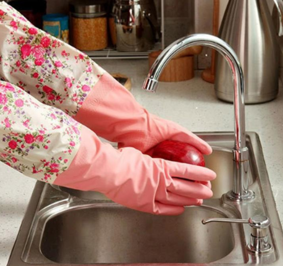 Cómodos guantes de lavado para cocina.