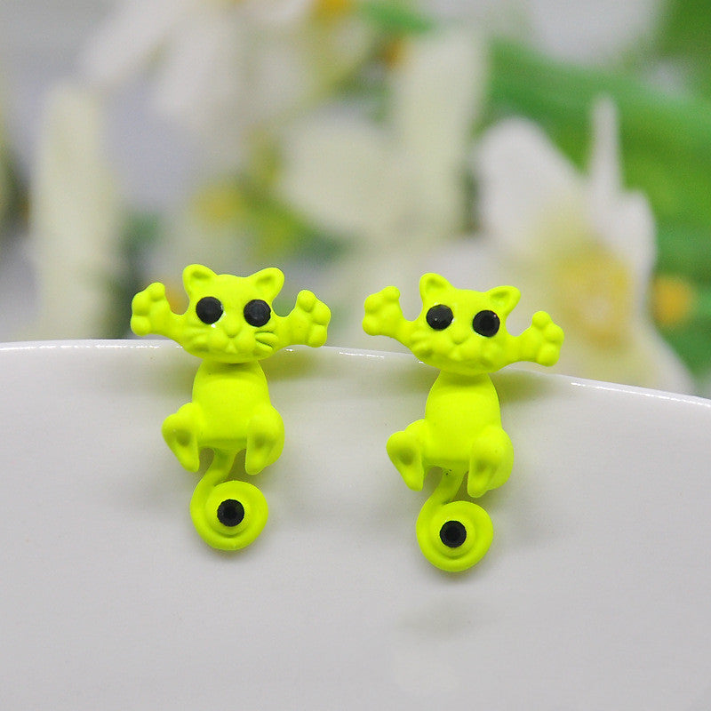 Three-dimensional color cat piercing earrings