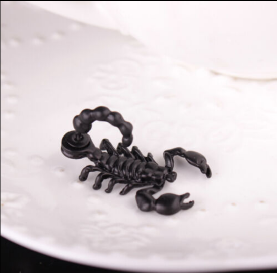 Three-dimensional Animal Scorpion Piercing Earrings